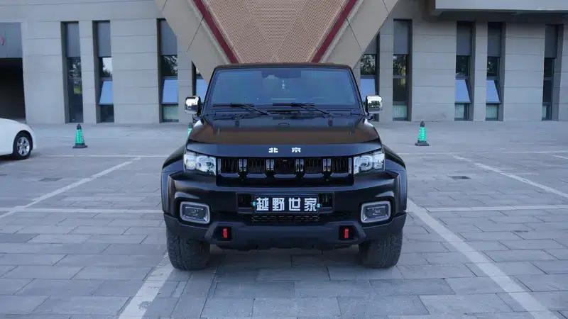 Beijing BJ40 2023 2.0D Automatic 4WD Blade Hero Edition (Hero Model) — миниатюра 2