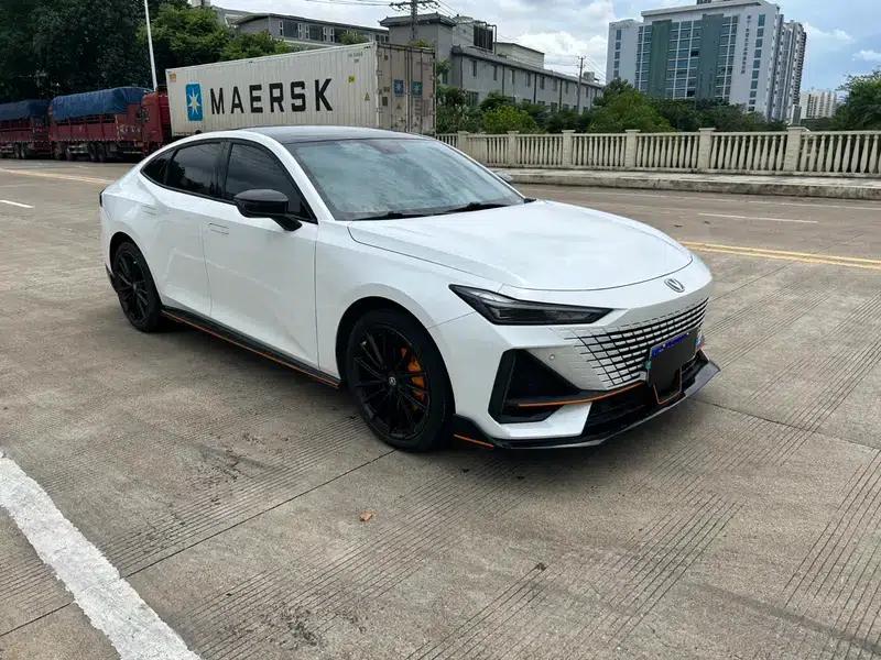 Changan UNI-V 2022 1.5T Sport Edition — миниатюра 3