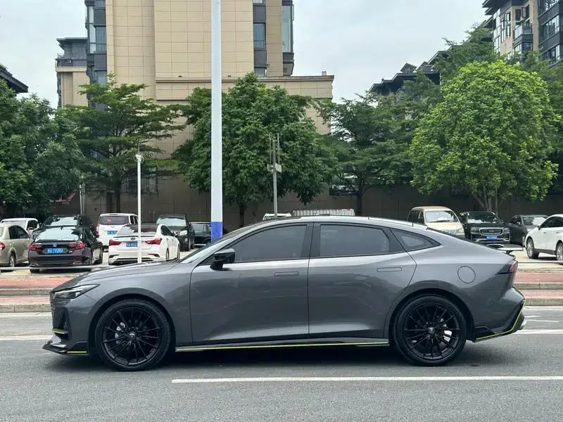 Changan UNI-V 2022 1.5T Sport Edition — миниатюра 4