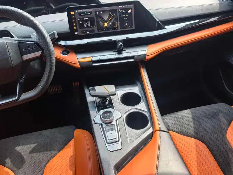 Changan UNI-V 2022 1.5T Premium Edition — миниатюра 5