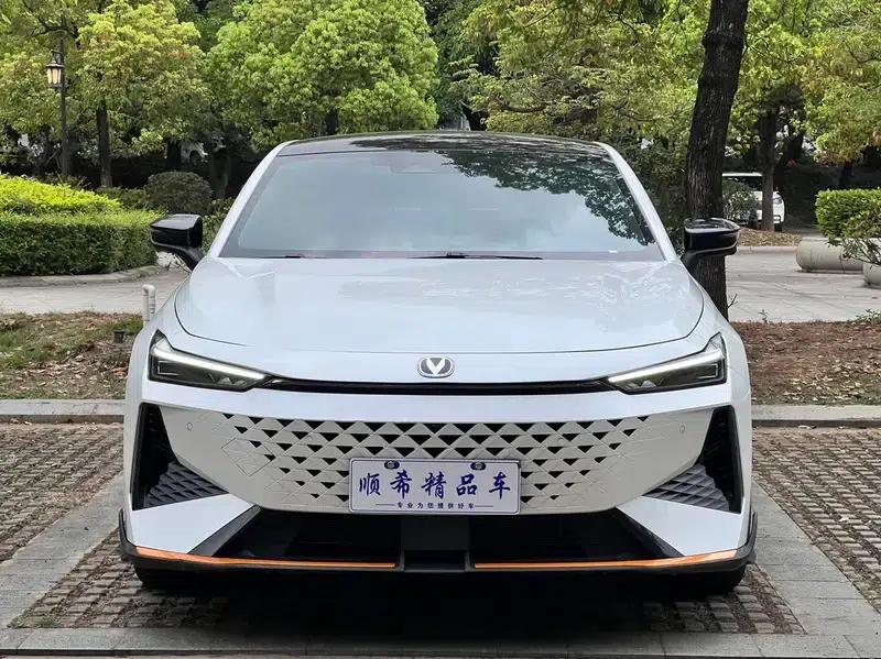 Changan UNI-V 2024 1.5T Premium Sport — миниатюра 2