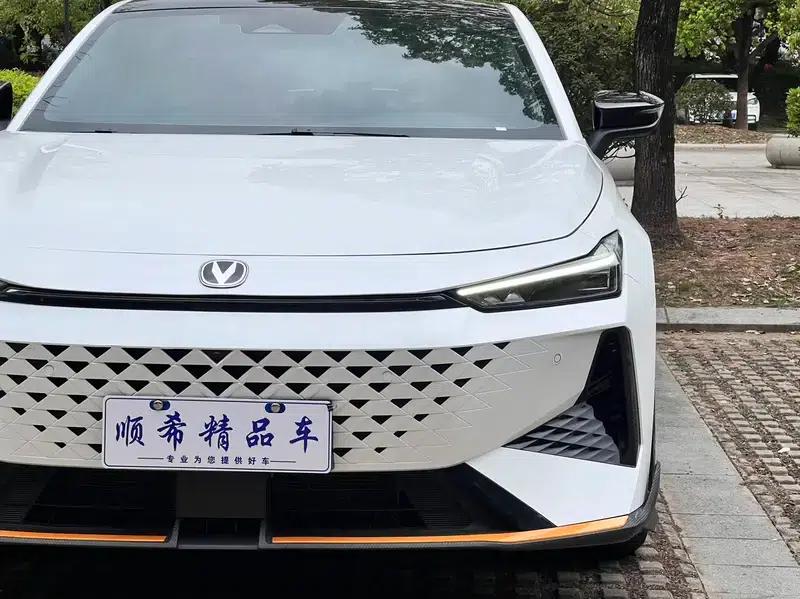 Changan UNI-V 2024 1.5T Premium Sport — миниатюра 13