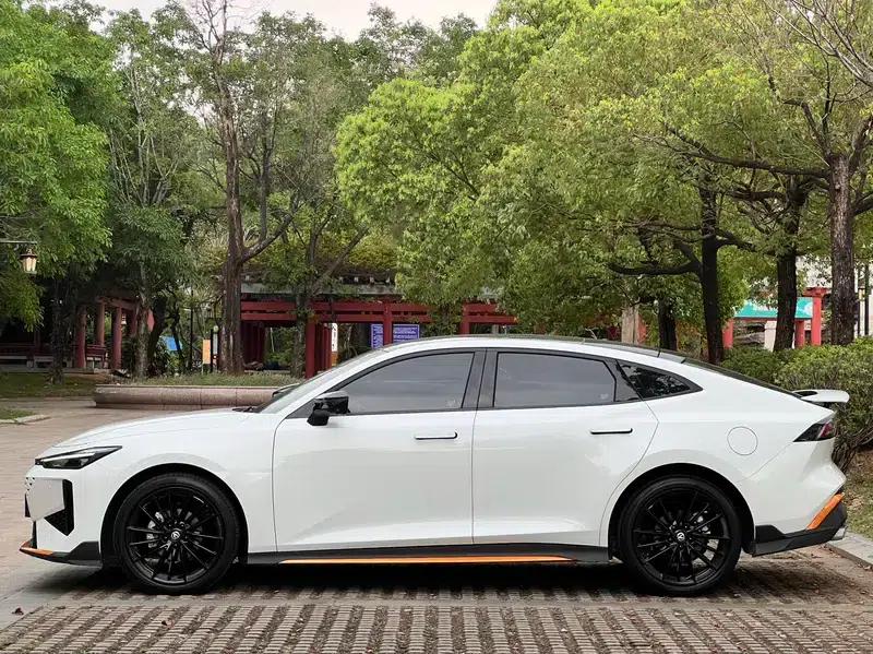 Changan UNI-V 2024 1.5T Premium Sport — миниатюра 4
