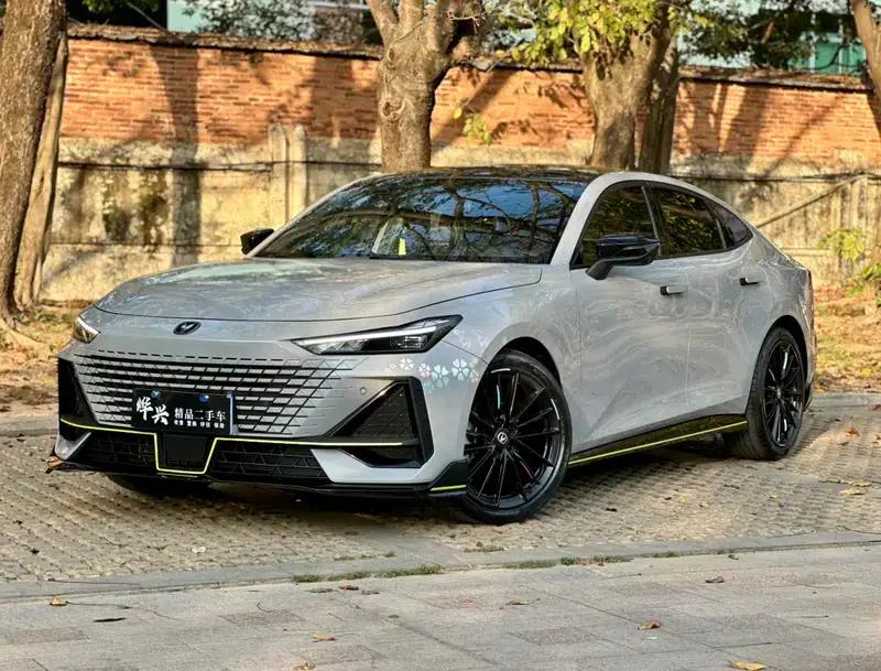Changan UNI-V 2022 1.5T Sport Edition — миниатюра 1