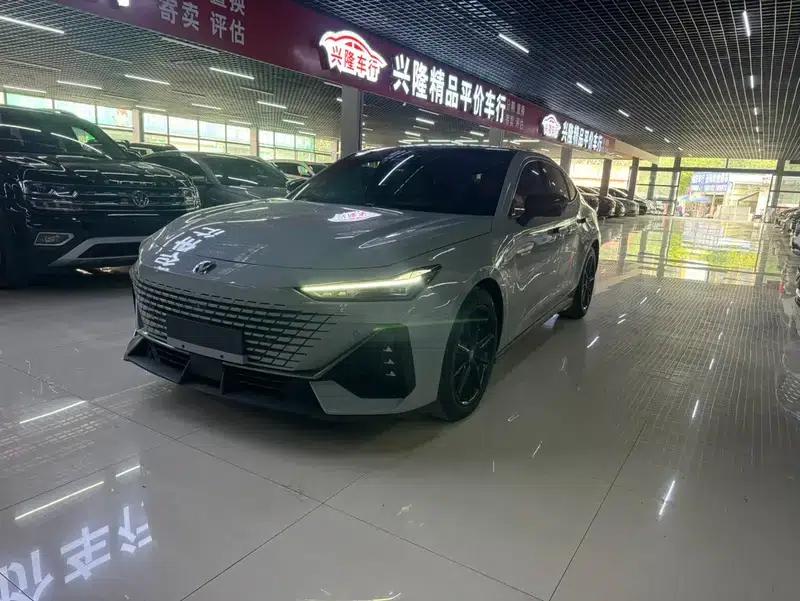 Changan UNI-V 2023 1.5T Smart Navigation Edition — миниатюра 1