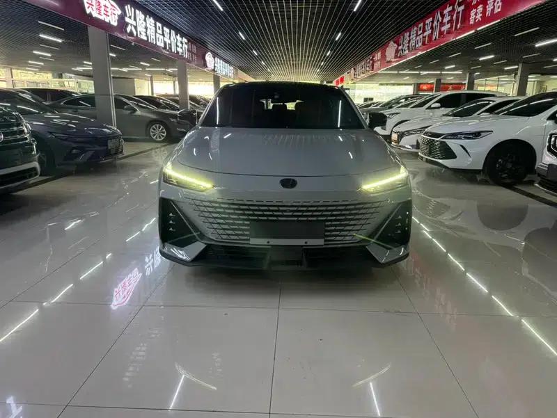 Changan UNI-V 2023 1.5T Smart Navigation Edition — миниатюра 2