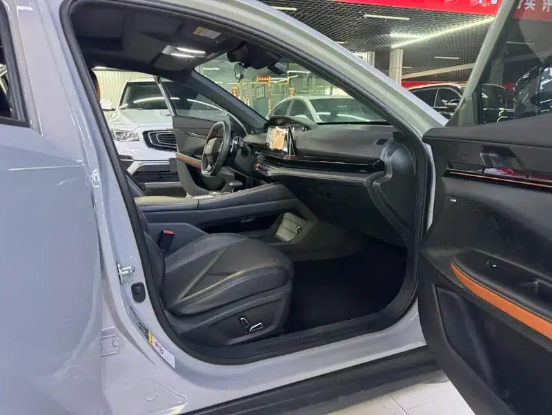 Changan UNI-V 2023 1.5T Smart Navigation Edition — миниатюра 13