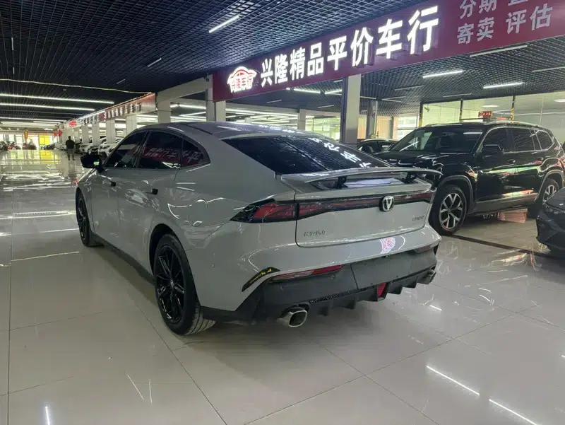 Changan UNI-V 2023 1.5T Smart Navigation Edition — миниатюра 4