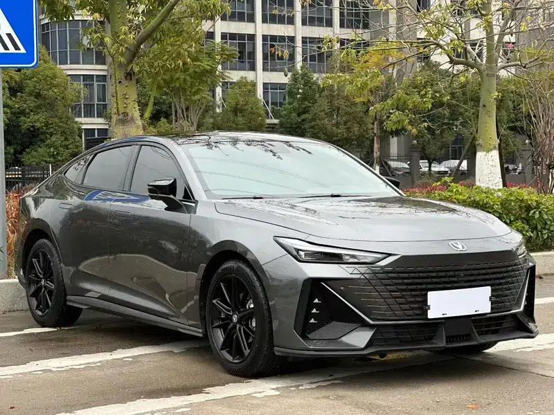 Changan UNI-V 2022 1.5T Premium Edition — миниатюра 3