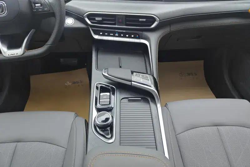 Changan UNI-T 2022 1.5T Premium Edition — миниатюра 11