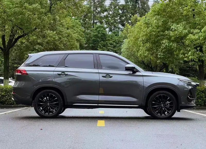 Changan CS75 2026 PRO 1.5T DCT Premium Edition 7-seater — миниатюра 8