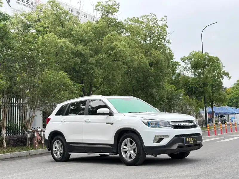 Changan CS75 2017 Fashion Edition 1.5T Manual Premium Model — миниатюра 3