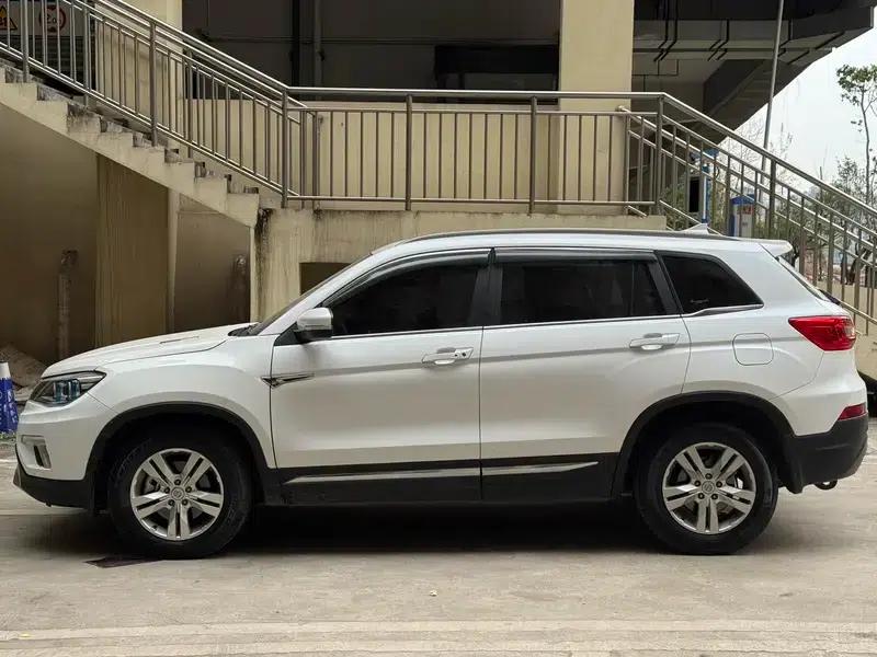 Changan CS75 2017 Fashion Edition 1.8T Automatic Four-Wheel Drive Luxury Model — миниатюра 3