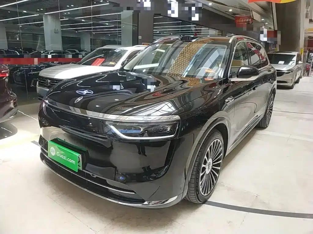 Wenjie M8 2025 Range Extended Ultra Edition 53.4kWh 6-Seat Version (192-line LiDAR) — миниатюра 1