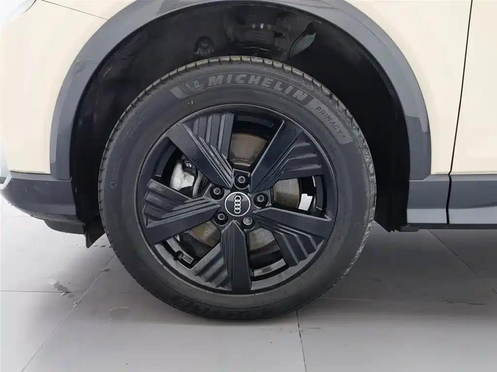 Audi Q2L e-tron 2019 Q2L e-tron Pure Electric Smart Edition — миниатюра 17