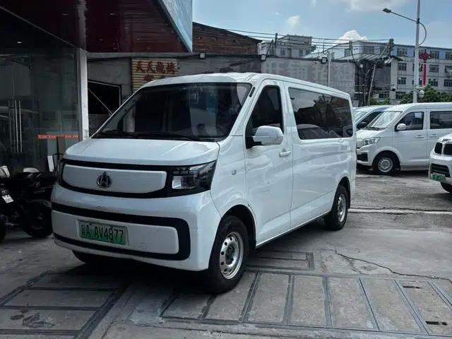 Ruixing EM60 2024 Comfort Model, Hatchback Door, 6 Seats, 270km Range, 41.86kWh