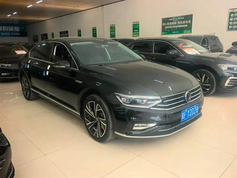 2020 Volkswagen Passat 330TSI DSG Leading Edition — миниатюра 3