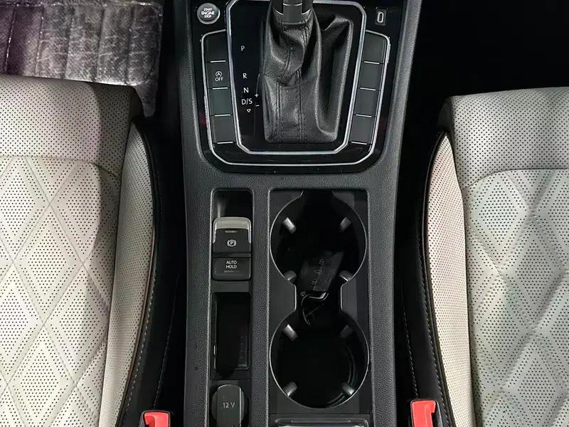 Volkswagen Magotan 2023 2 Millionth Unit Commemorative Edition 330TSI DSG Luxury — миниатюра 12