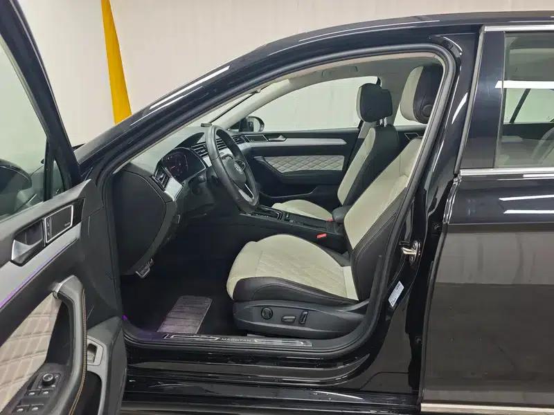 Volkswagen Magotan 2023 2 Millionth Unit Commemorative Edition 330TSI DSG Luxury — миниатюра 17