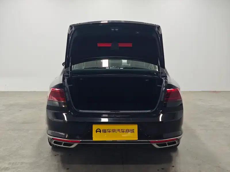 Volkswagen Magotan 2023 2 Millionth Unit Commemorative Edition 330TSI DSG Luxury — миниатюра 20