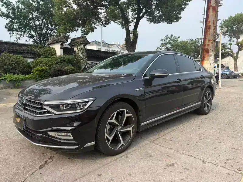 Volkswagen Magotan 2023 2 Millionth Unit Commemorative Edition 330TSI DSG Luxury — миниатюра 1