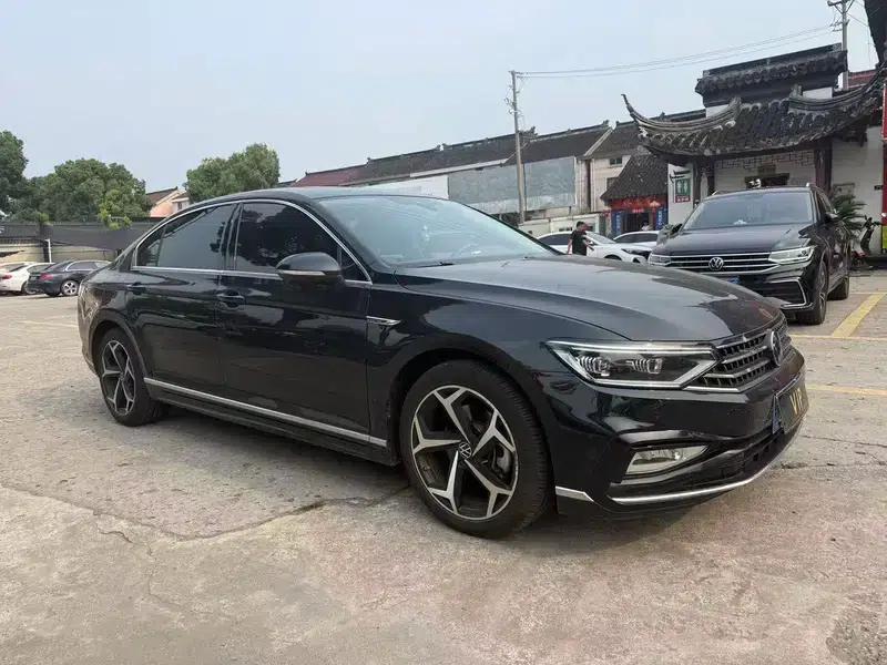Volkswagen Magotan 2023 2 Millionth Unit Commemorative Edition 330TSI DSG Luxury — миниатюра 3