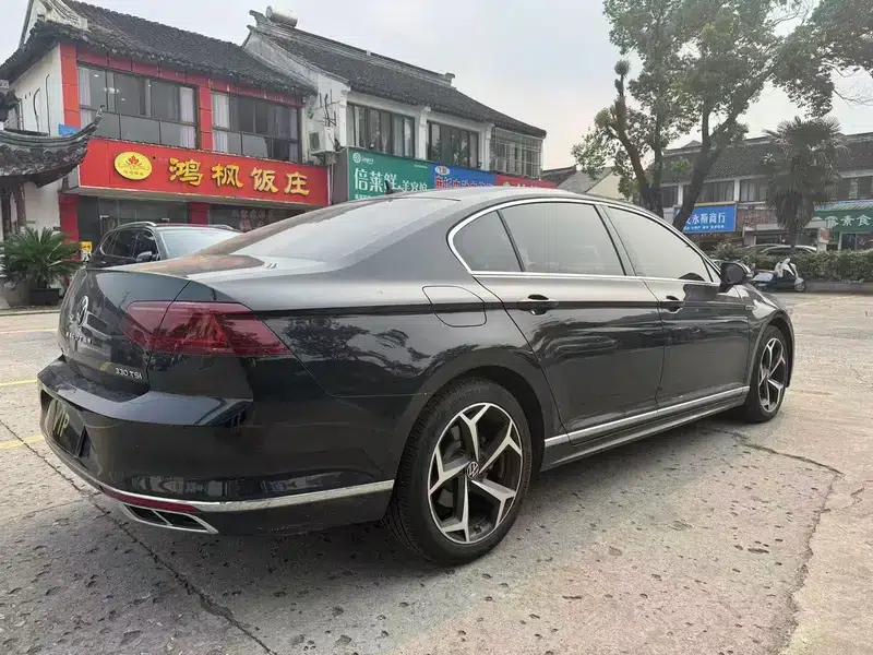 Volkswagen Magotan 2023 2 Millionth Unit Commemorative Edition 330TSI DSG Luxury — миниатюра 6