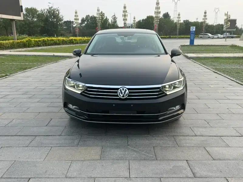 2017 Volkswagen Passat 330TSI DSG Luxury — миниатюра 2