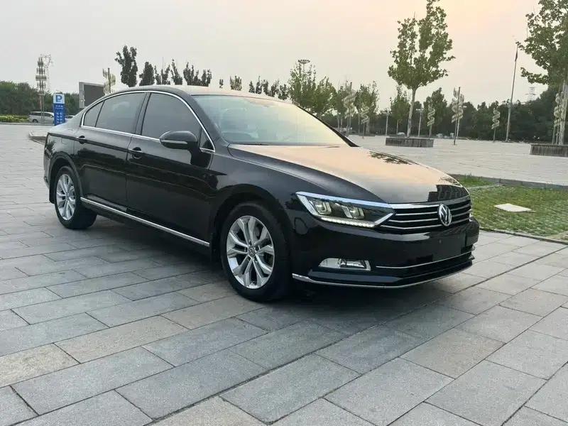2017 Volkswagen Passat 330TSI DSG Luxury — миниатюра 3