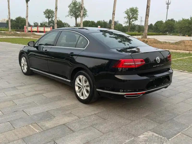 2017 Volkswagen Passat 330TSI DSG Luxury — миниатюра 4