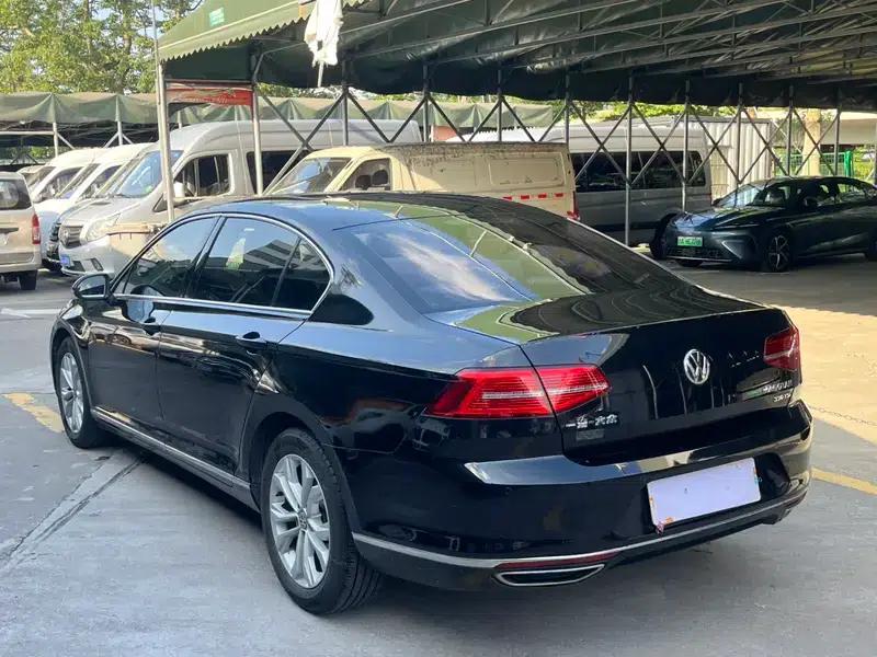 2017 Volkswagen Passat 330TSI DSG Luxury — миниатюра 4