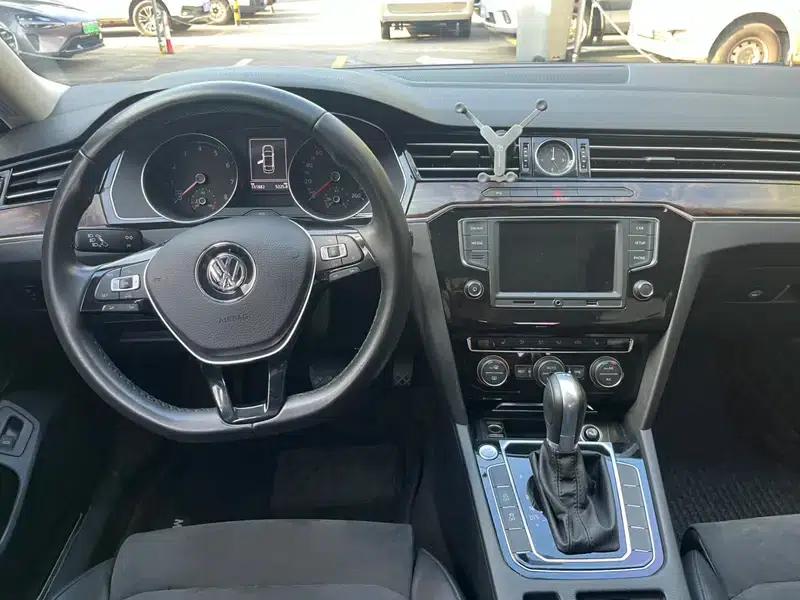 2017 Volkswagen Passat 330TSI DSG Luxury — миниатюра 8