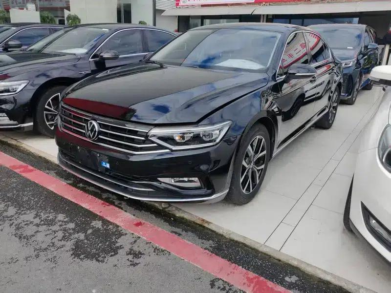2020 Volkswagen Passat 330TSI DSG Leading Edition — миниатюра 1