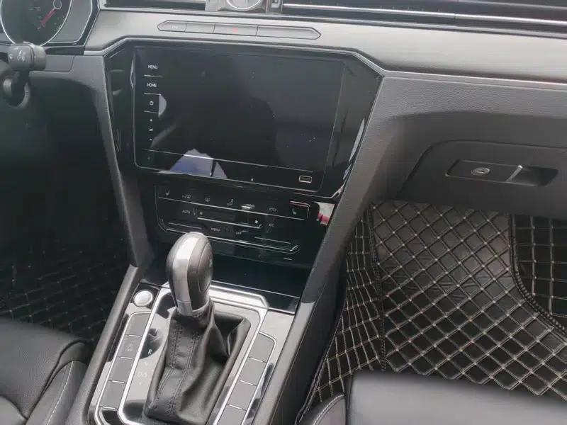 2020 Volkswagen Passat 330TSI DSG Leading Edition — миниатюра 6