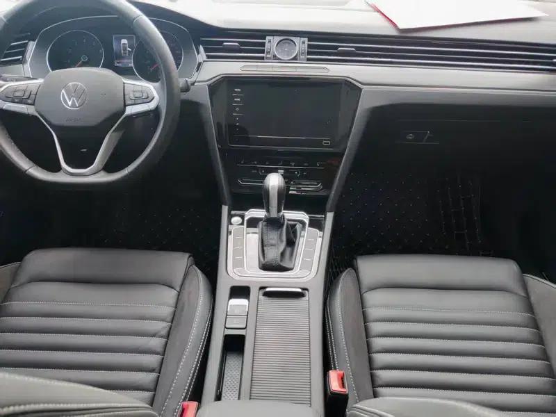 2020 Volkswagen Passat 330TSI DSG Leading Edition — миниатюра 8