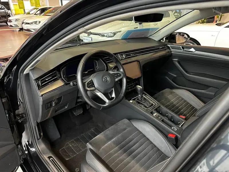 2020 Volkswagen Passat 330TSI DSG Luxury — миниатюра 20