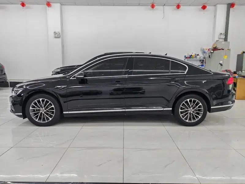 Volkswagen Passat 2021 330TSI DSG 30th Anniversary Edition — миниатюра 4