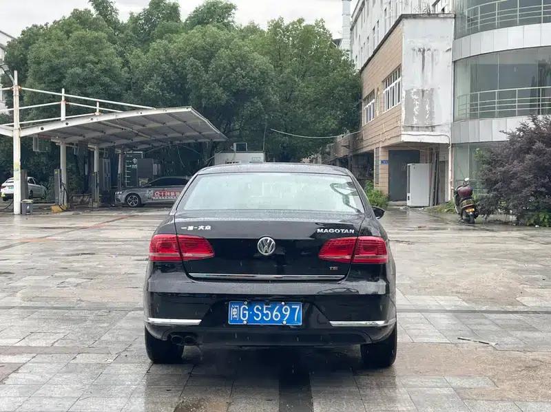 2013 Volkswagen Passat 1.8TSI Leading Edition — миниатюра 5