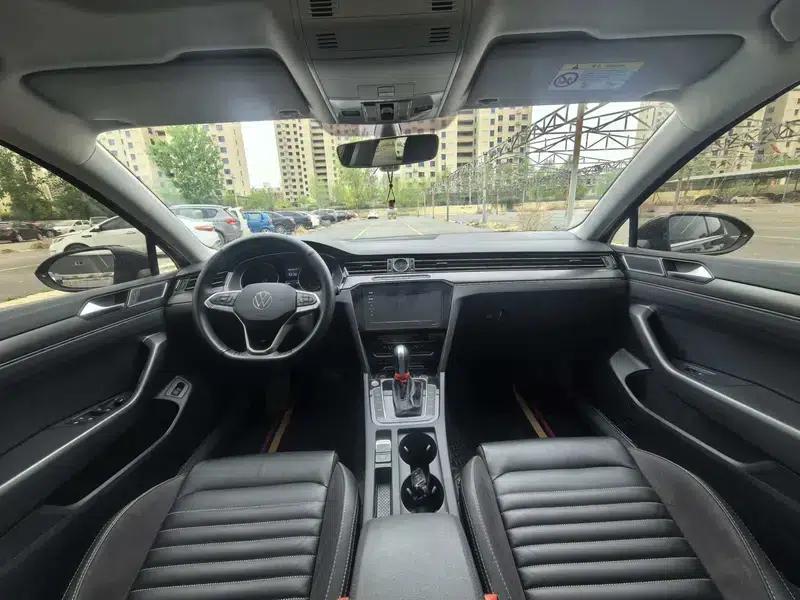 2020 Volkswagen Passat 330TSI DSG Leading Edition — миниатюра 9