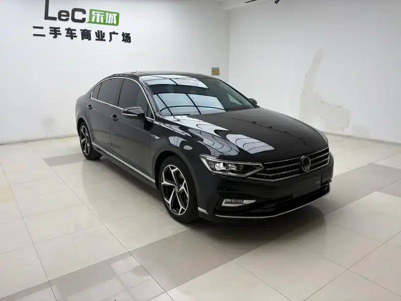 2024 Volkswagen Magotan 330TSI DSG Luxury Edition (2 Million Units Limited Edition) — миниатюра 3