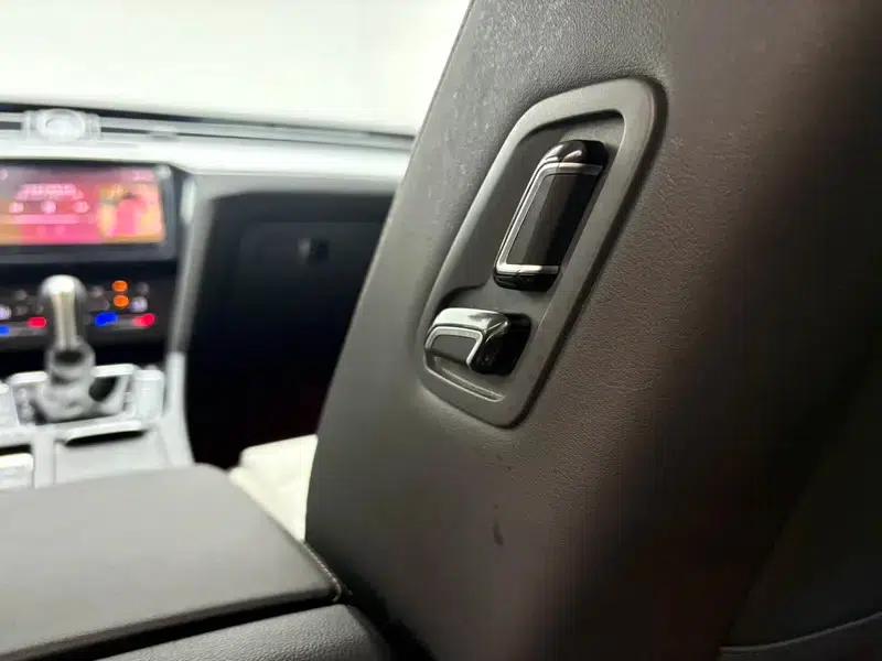 2024 Volkswagen Magotan 330TSI DSG Luxury Edition (2 Million Units Limited Edition) — миниатюра 10