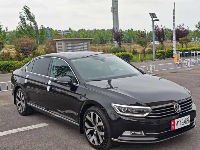 2018 Volkswagen Passat 330TSI DSG Premium — миниатюра 3