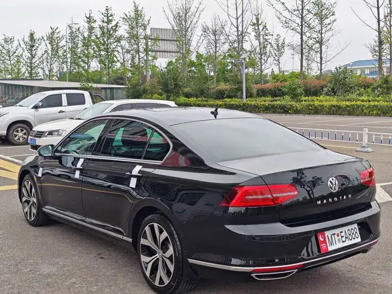 2018 Volkswagen Passat 330TSI DSG Premium — миниатюра 4