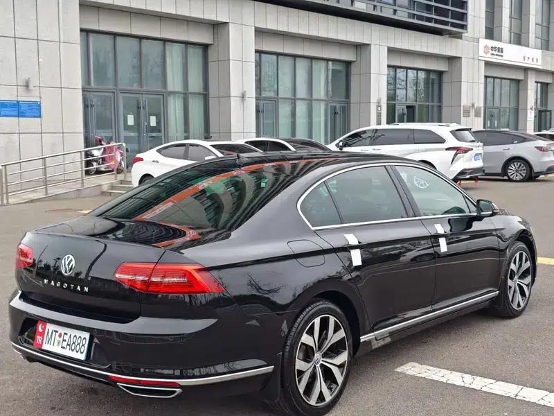 2018 Volkswagen Passat 330TSI DSG Premium — миниатюра 6