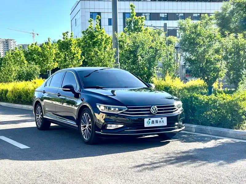 2020 Volkswagen Passat 330TSI DSG Luxury — миниатюра 3