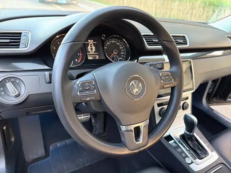 2015 Volkswagen Passat 2.0TSI Luxury — миниатюра 9