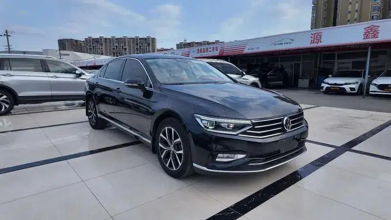 2020 Volkswagen Passat 330TSI DSG Leading Edition — миниатюра 3