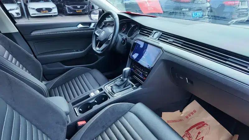 2020 Volkswagen Passat 330TSI DSG Leading Edition — миниатюра 7