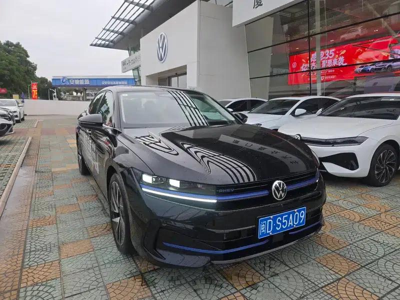 2024 Volkswagen Passat 380TSI Supreme Edition — миниатюра 3