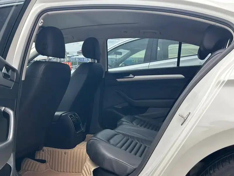 2017 Volkswagen Passat 280TSI DSG Comfort — миниатюра 24